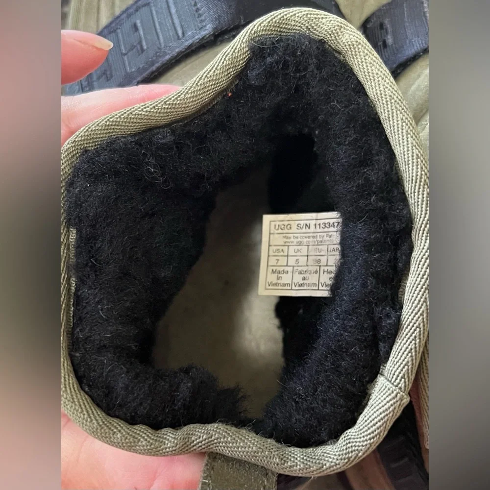 UGG classic ultra